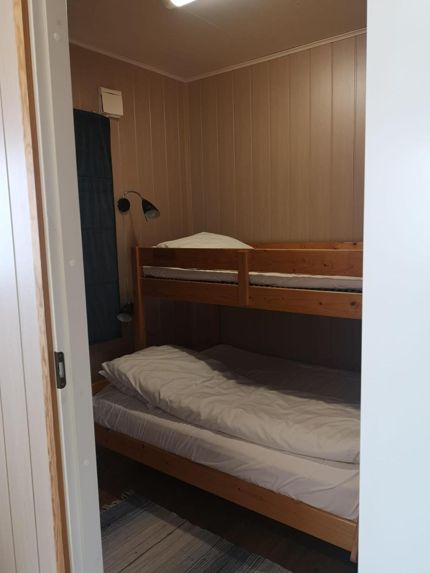 Ulvsvag Gjestgiveri Og Fjordcamping As Buitenkant foto