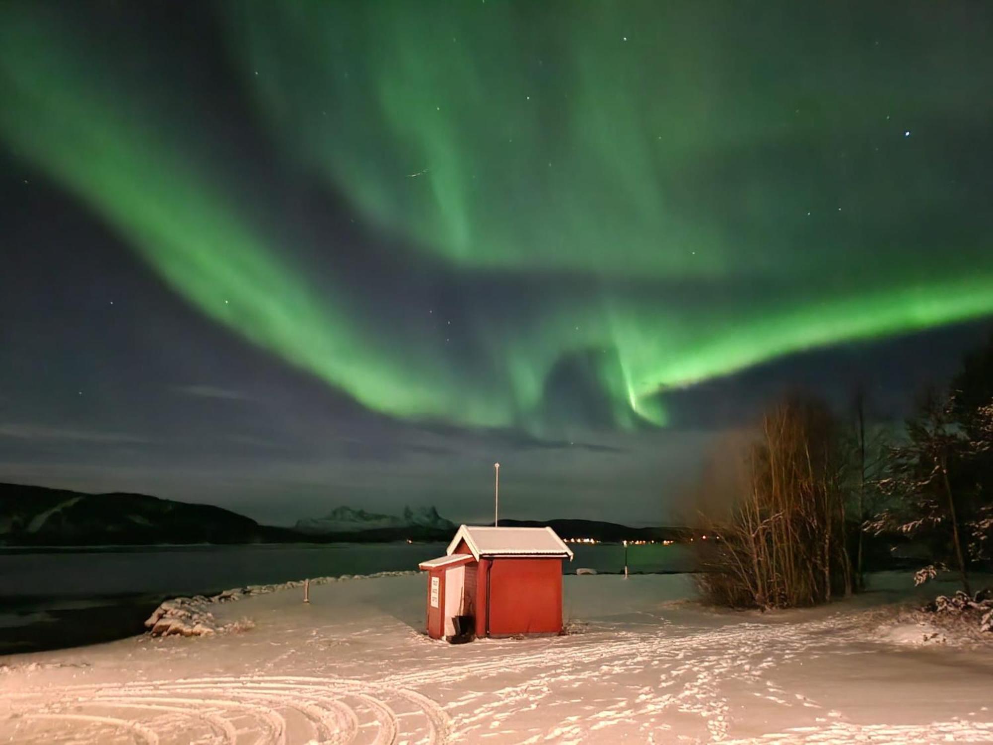 Ulvsvag Gjestgiveri Og Fjordcamping As Buitenkant foto