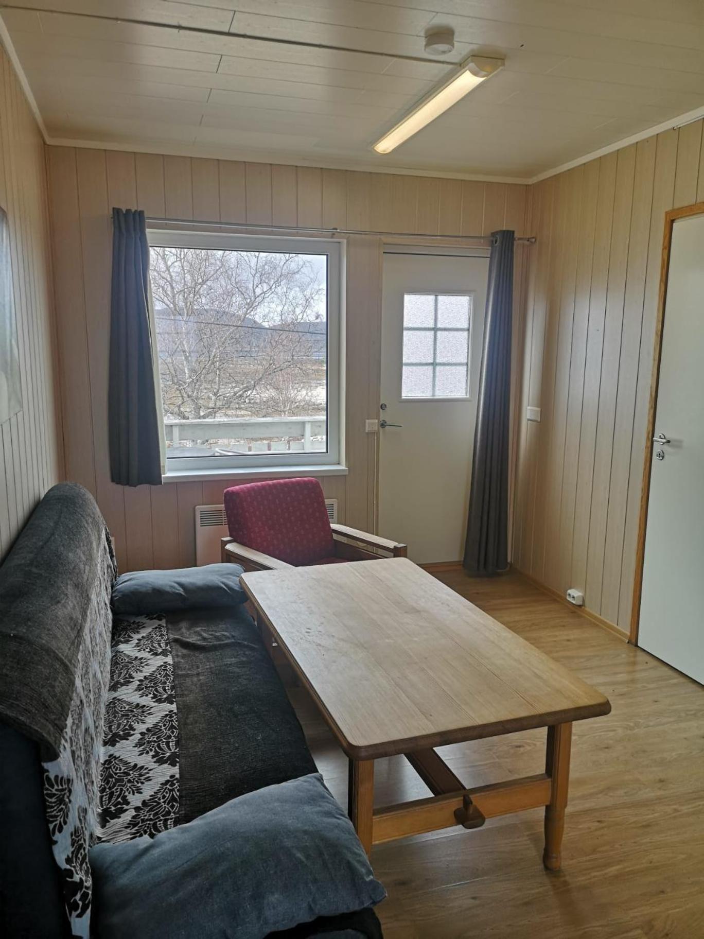 Ulvsvag Gjestgiveri Og Fjordcamping As Buitenkant foto